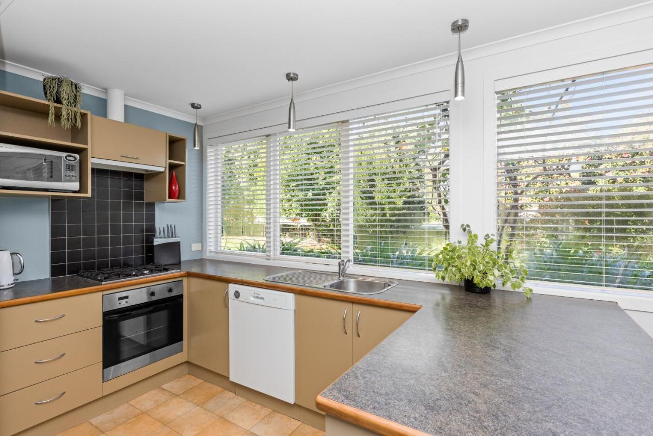 The Village Apartment, Just Steps To The Village Shops, Bars And Restaurants Havelock North Esterno foto