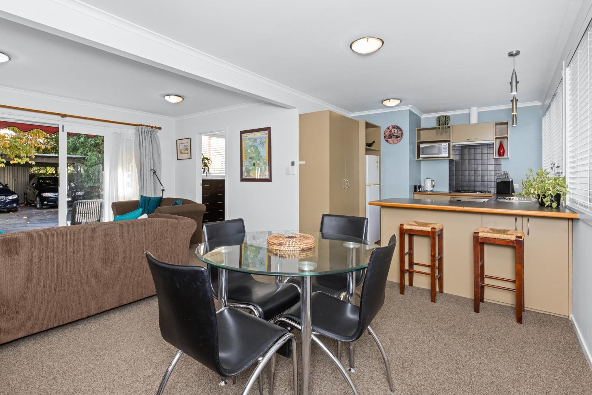 The Village Apartment, Just Steps To The Village Shops, Bars And Restaurants Havelock North Esterno foto