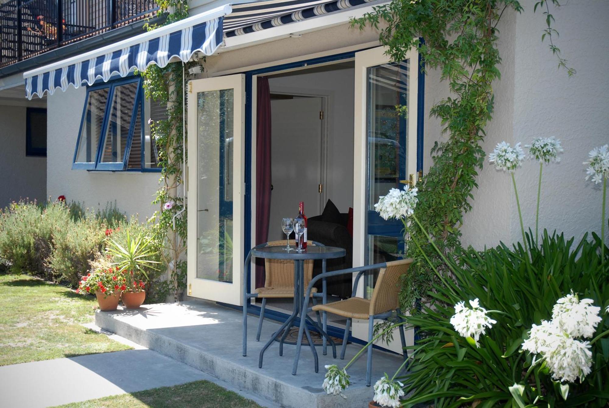 The Village Apartment, Just Steps To The Village Shops, Bars And Restaurants Havelock North Esterno foto